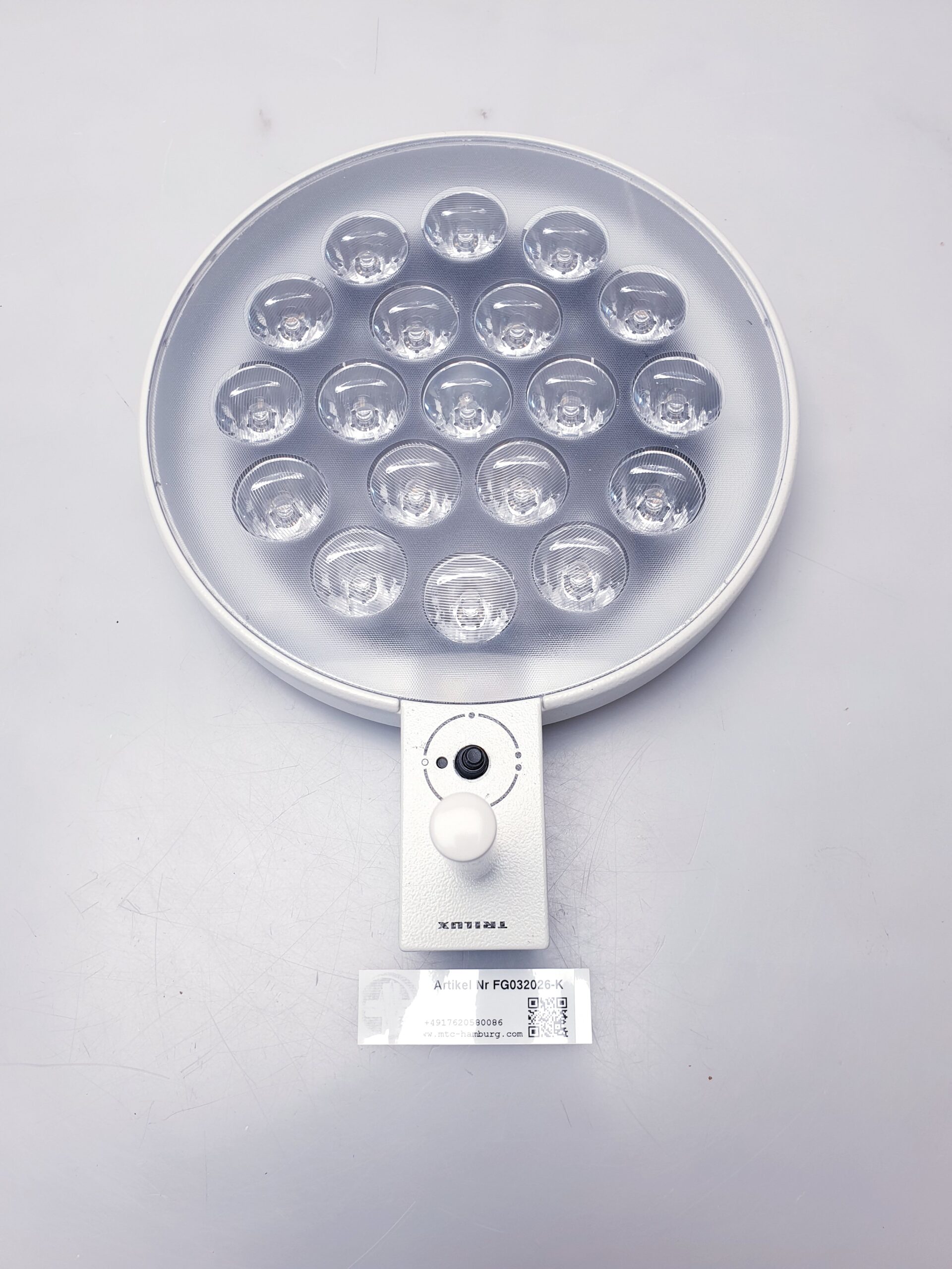 TRILUX Aurinio L50 L 50 Untersuchungsleuchte