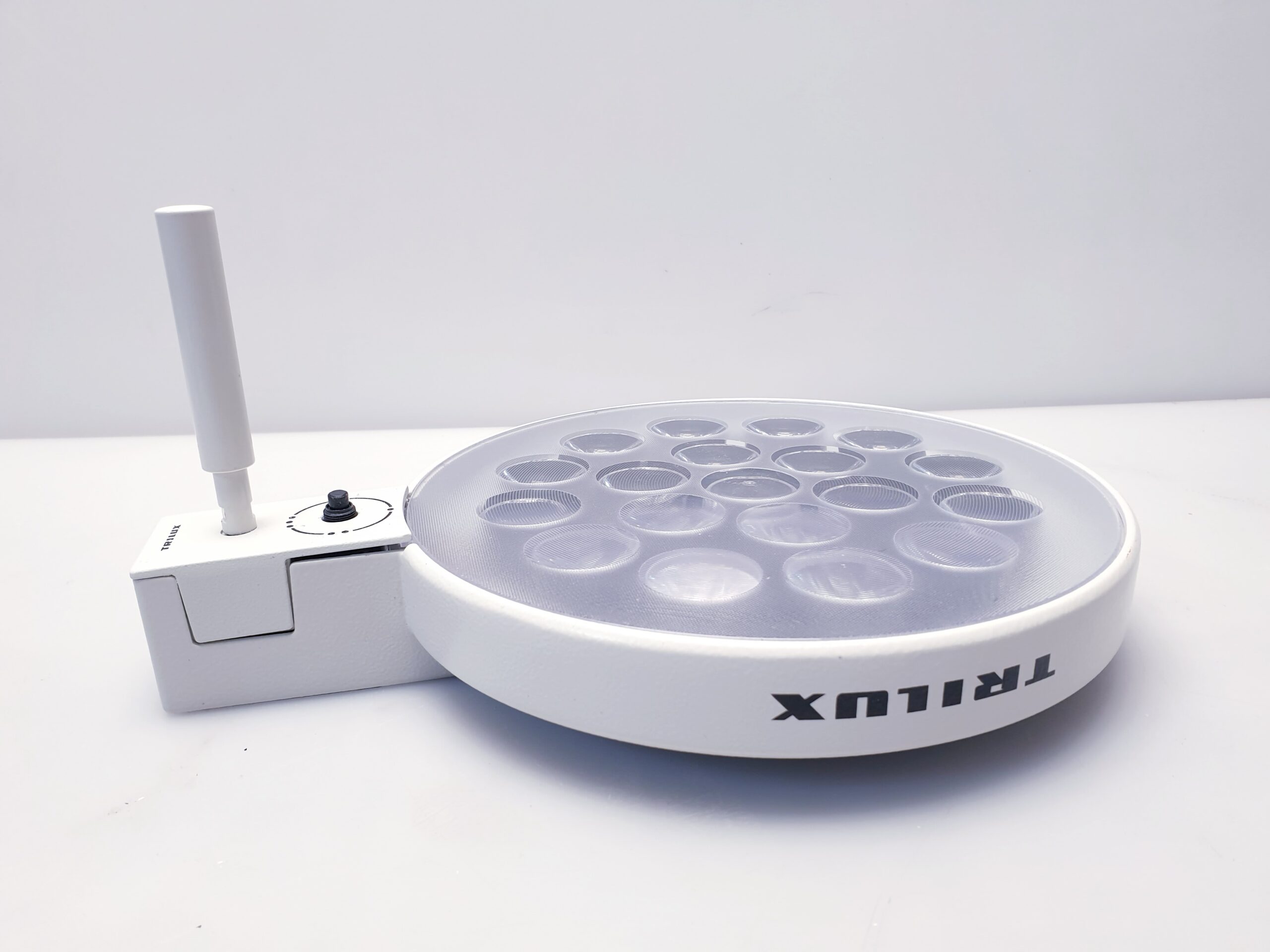 TRILUX Aurinio L50 L 50 Untersuchungsleuchte – Bild 6