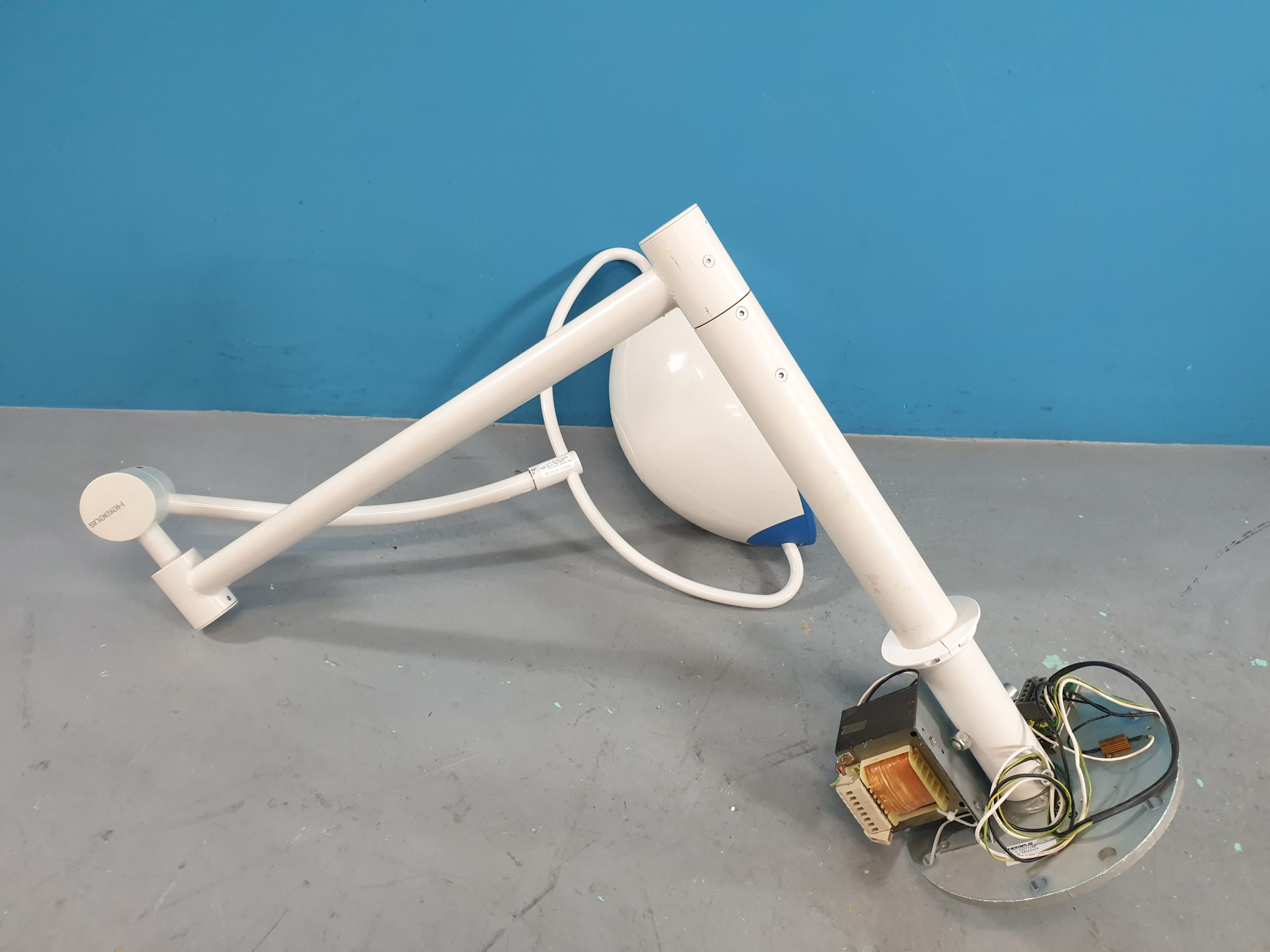 HANAULUX Blue 80 Praxisleuchte Klinikleuchte OP Lampe Deckenmodell