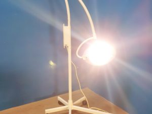 Heraeus Typ blue 30 mit Stativ, Fahrbar Behandlungslampe // Untersuchungslampe