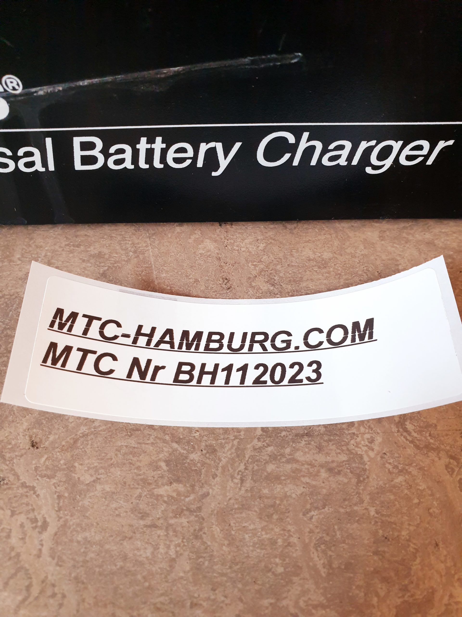 Synthes 530.601 Universal Battery Charger + 3 x Akkus