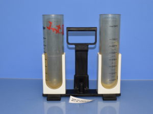 Dräger Sekretbehälter mit Gestell