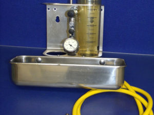 Absaugung  , Sekretbehälter, Manometer