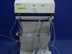 Berchtold Elektrotom 106 HiTT mit Spritzenpumpe Pilot auf fahrbarem Gestell